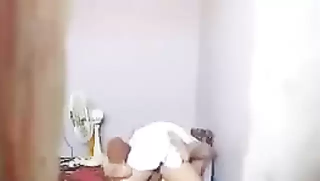 Узбек трахает на полу одетую жену